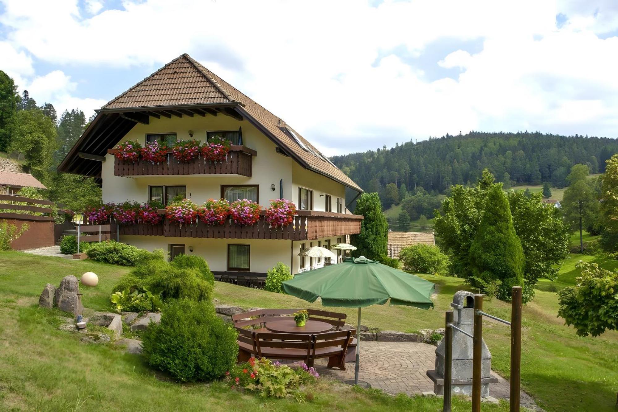 Haus Am Kaltenbach Enzklösterle Exterior foto